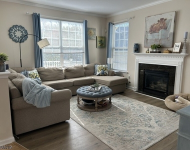 7 Crestview Dr - Photo Thumbnail 2