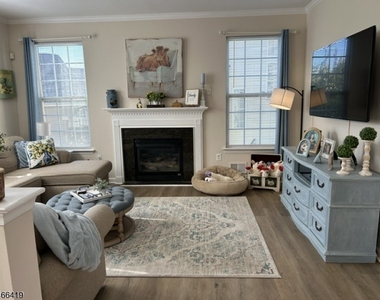 7 Crestview Dr - Photo Thumbnail 3