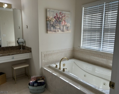 7 Crestview Dr - Photo Thumbnail 12