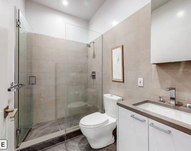 28 West 48th Street - Photo Thumbnail 4