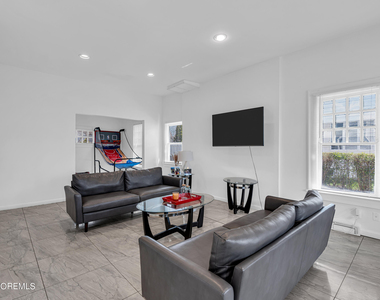 17 Lakeview Road - Photo Thumbnail 6