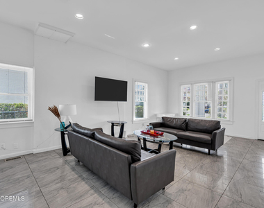 17 Lakeview Road - Photo Thumbnail 5