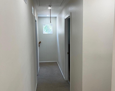 106 Pear Street - Photo Thumbnail 12