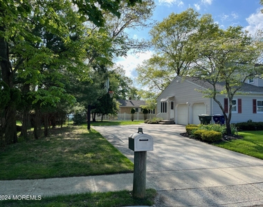 106 Pear Street - Photo Thumbnail 2