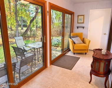 132 Amberly Drive - Photo Thumbnail 17