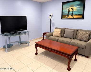 132 Amberly Drive - Photo Thumbnail 10