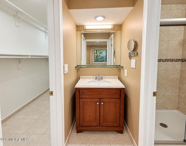 132 Amberly Drive - Photo Thumbnail 9