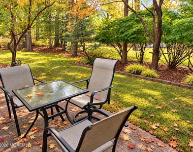 132 Amberly Drive - Photo Thumbnail 18