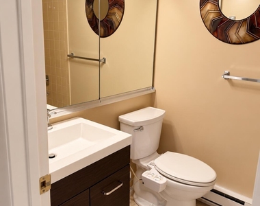 132 Amberly Drive - Photo Thumbnail 12