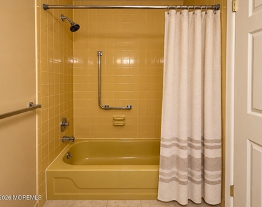 132 Amberly Drive - Photo Thumbnail 13