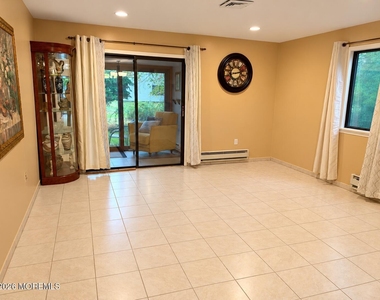 132 Amberly Drive - Photo Thumbnail 16