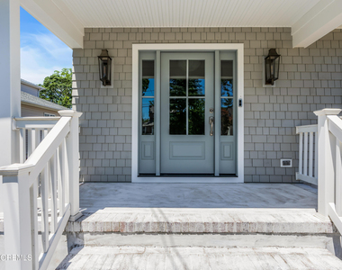 217 Howe Street - Photo Thumbnail 3