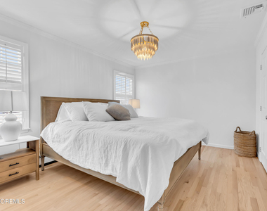 217 Howe Street - Photo Thumbnail 16