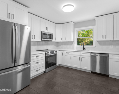 101 Lettau Drive - Photo Thumbnail 9