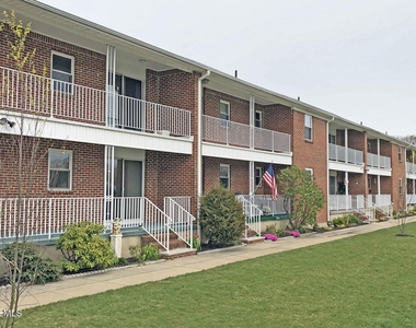 910 South Street - Photo Thumbnail 10