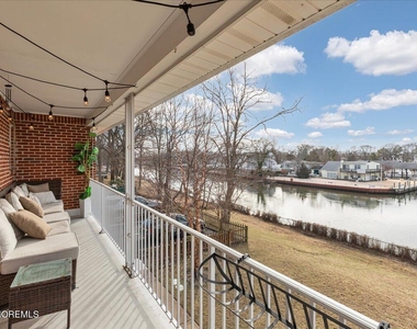 910 South Street - Photo Thumbnail 9