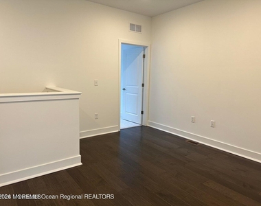 903 Navigator Avenue - Photo Thumbnail 13