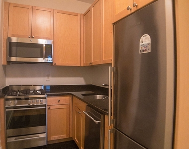 West 73 Street - Photo Thumbnail 3