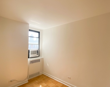 East 79th Street - Photo Thumbnail 1