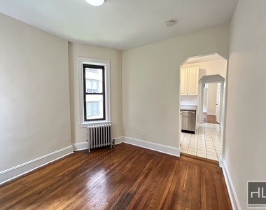 East 38 Street - Photo Thumbnail 2