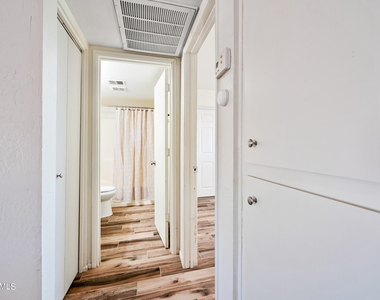 17642 N 32nd Street - Photo Thumbnail 9