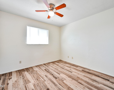 17642 N 32nd Street - Photo Thumbnail 8