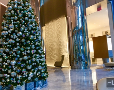 East 44th Street - Photo Thumbnail 5