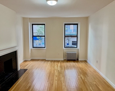East 84th Street - Photo Thumbnail 3