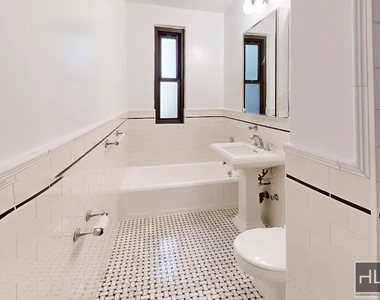 East 56 Street - Photo Thumbnail 3