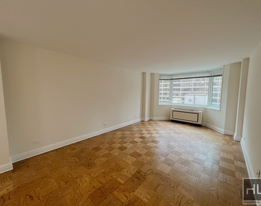 East 71st Street - Photo Thumbnail 1