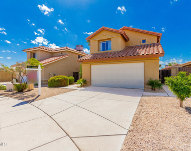 3223 E Poinsettia Drive - Photo Thumbnail 3