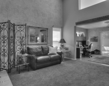 3223 E Poinsettia Drive - Photo Thumbnail 32