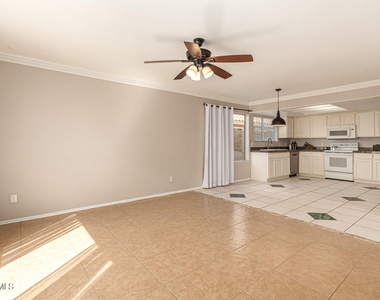 3223 E Poinsettia Drive - Photo Thumbnail 12