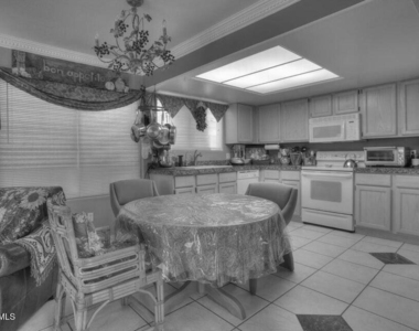 3223 E Poinsettia Drive - Photo Thumbnail 34