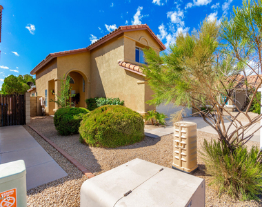 3223 E Poinsettia Drive - Photo Thumbnail 2