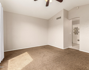 3223 E Poinsettia Drive - Photo Thumbnail 20