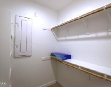 6336 W Warner Street - Photo Thumbnail 5
