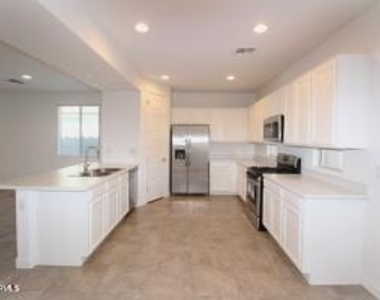 6336 W Warner Street - Photo Thumbnail 19
