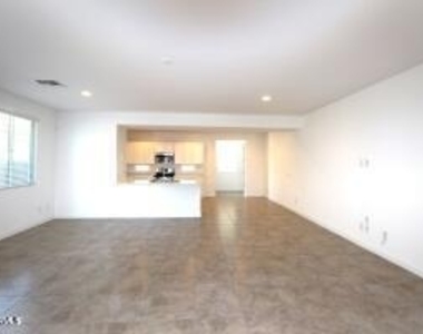 6336 W Warner Street - Photo Thumbnail 6