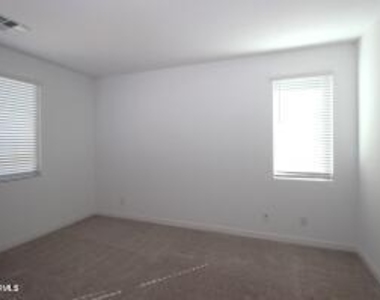 6336 W Warner Street - Photo Thumbnail 4