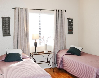 5757 W Eugie Avenue - Photo Thumbnail 22