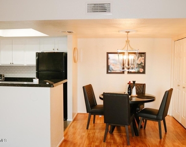 5757 W Eugie Avenue - Photo Thumbnail 4