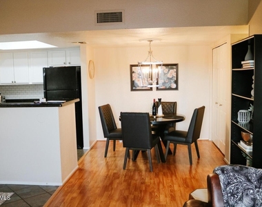 5757 W Eugie Avenue - Photo Thumbnail 7