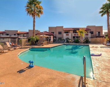 5757 W Eugie Avenue - Photo Thumbnail 3