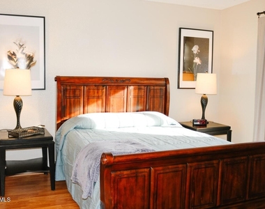 5757 W Eugie Avenue - Photo Thumbnail 14