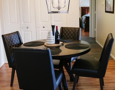 5757 W Eugie Avenue - Photo Thumbnail 9