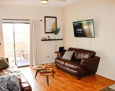 5757 W Eugie Avenue - Photo Thumbnail 18