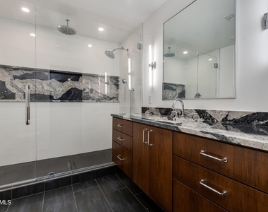 3736 E Montecito Avenue - Photo Thumbnail 10