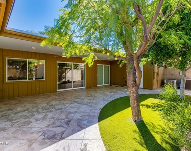 3736 E Montecito Avenue - Photo Thumbnail 15