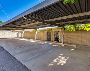 3736 E Montecito Avenue - Photo Thumbnail 16